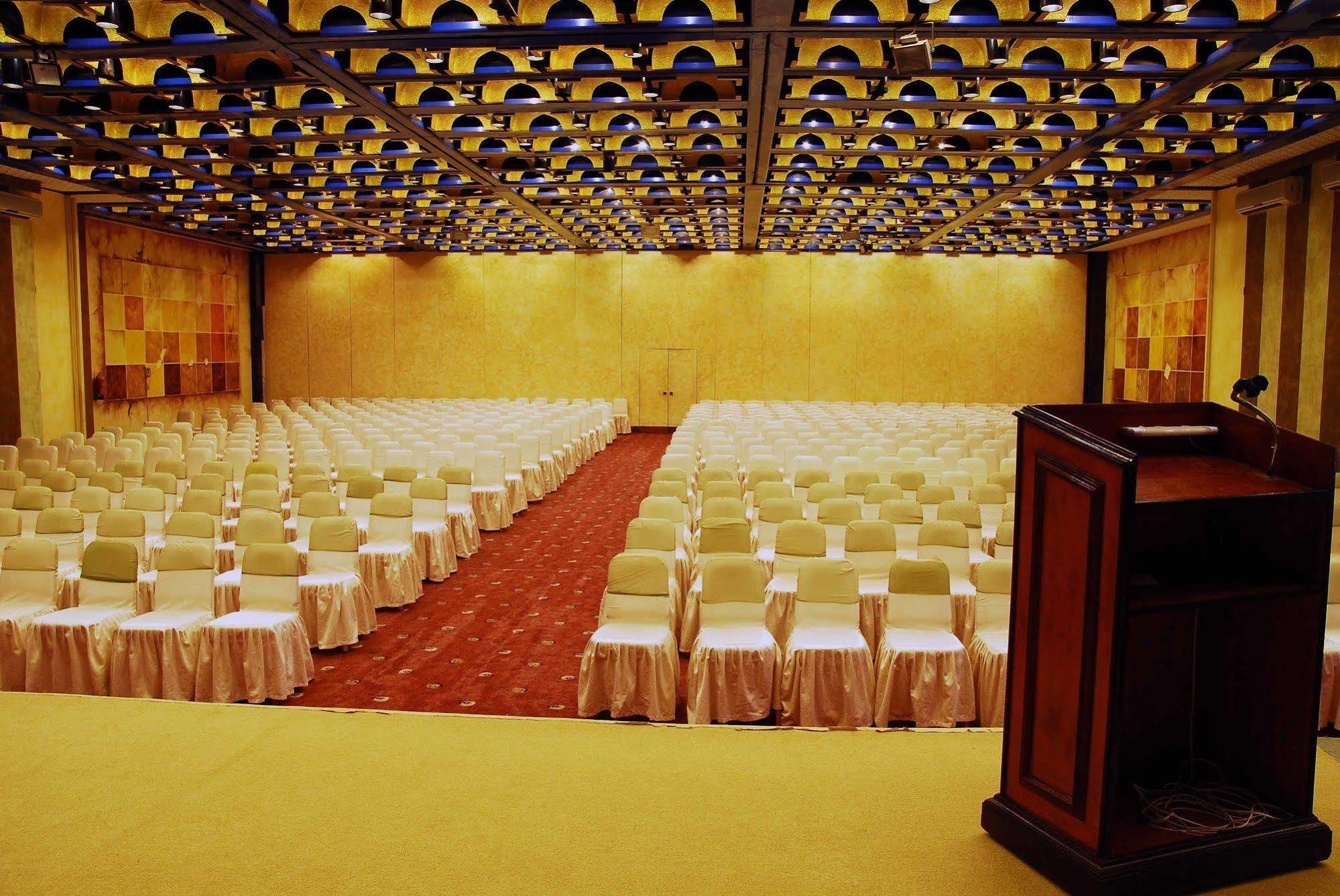 Dhahran International Hotel Exterior photo
